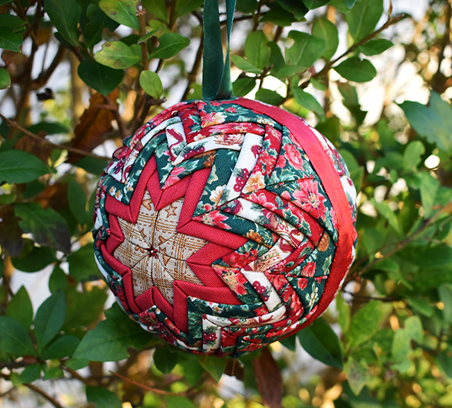 Lot De 20 Serviettes En Papier Patchwork Noël - Motifs Hiver, Bougies, Boules, Voitures - 33x33 Cm